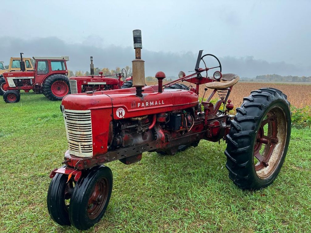 IH McCormick Farmall Super H Tractor SN: 129497
