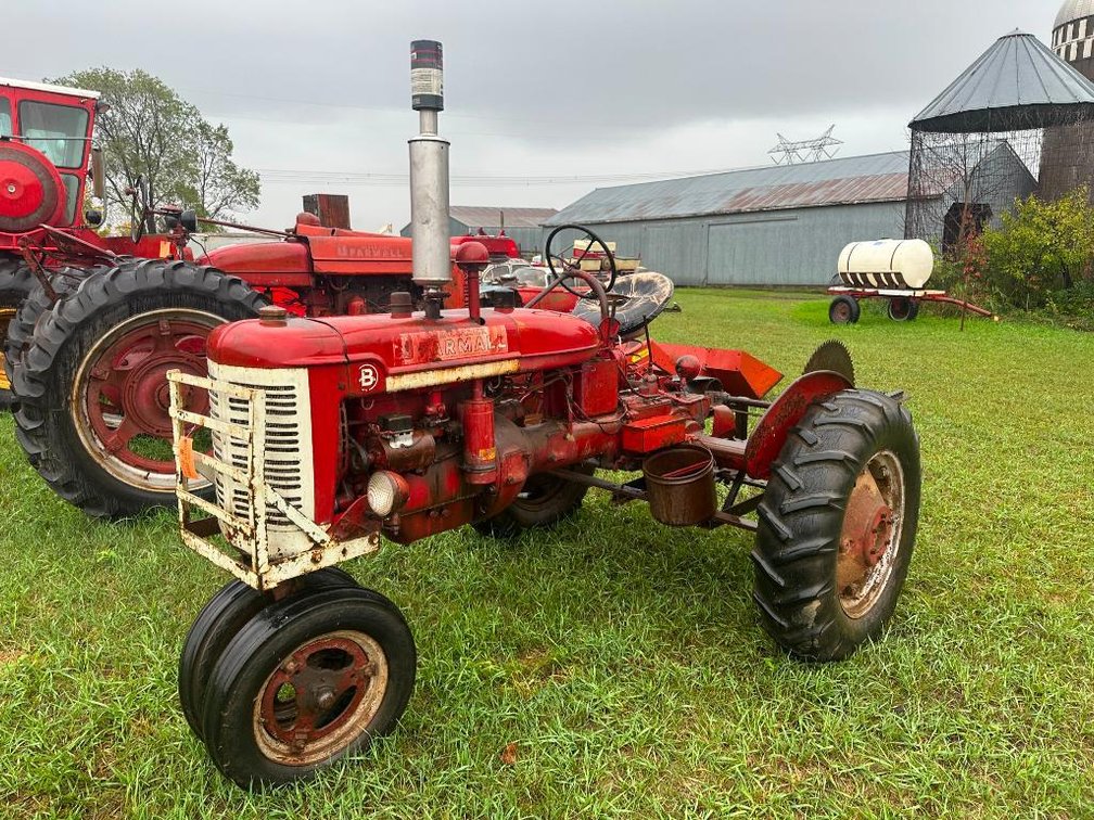 IH McCormick Farmall B Culti-vision Tractor SN: 8638-DC