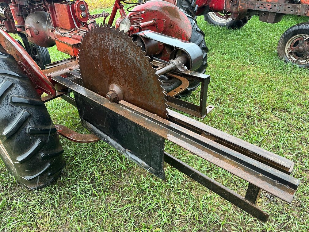 Rear-mount Saw for Farmall B Culti-vision Tractor
