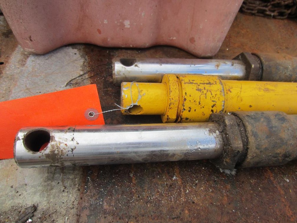 (3) Hydraulic Rams for Snow Plow