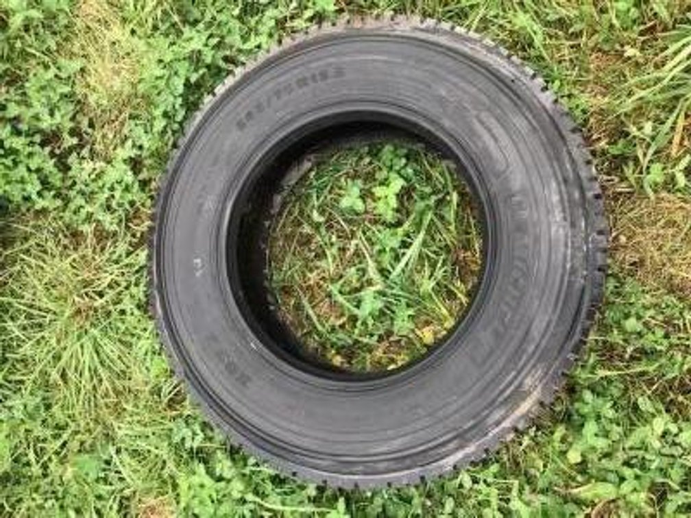 (1) Tire