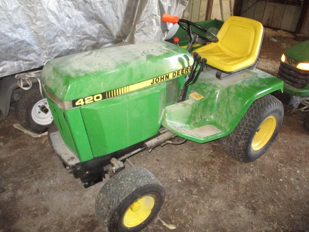 John Deere 420 Lawn Tractor