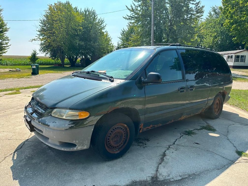 2000 Chrysler Grand Caravan SE  (No Title - Parts Only)