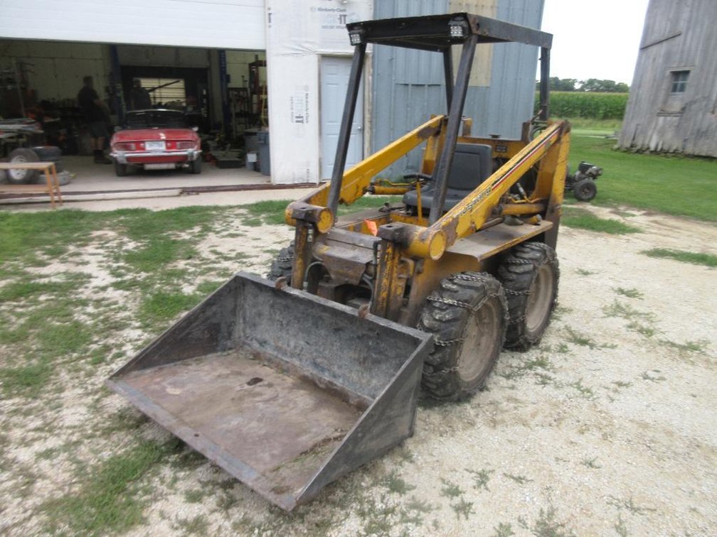 Owatonna OMC 320 Skid Steer