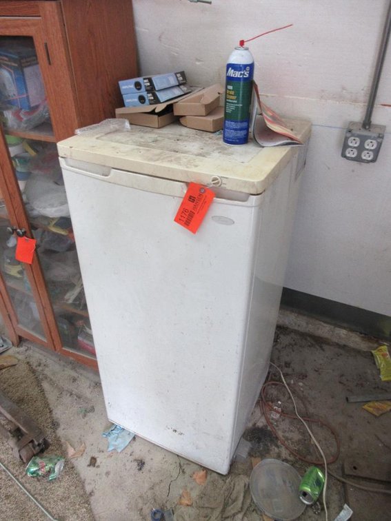 Ewave Mini Refrigerator and Content