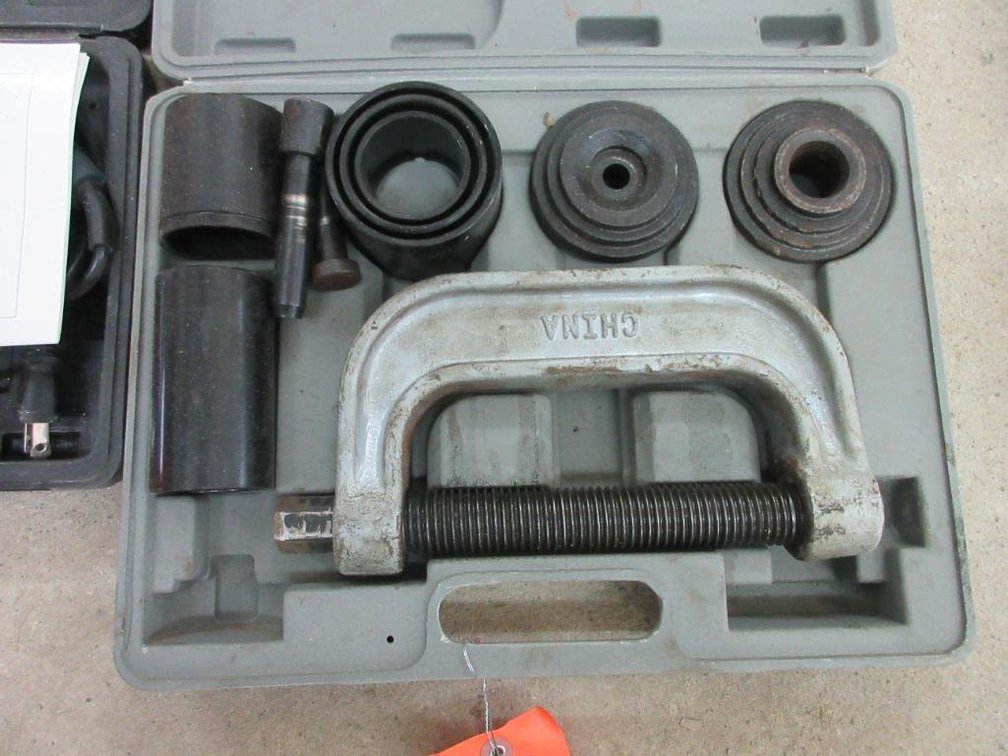 Ball Joint Press Kit with Press Vise