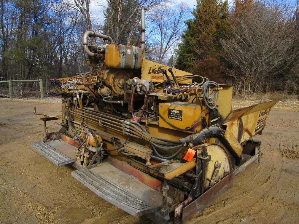 LeeBoy 900S Paver (Mondovi, WI)