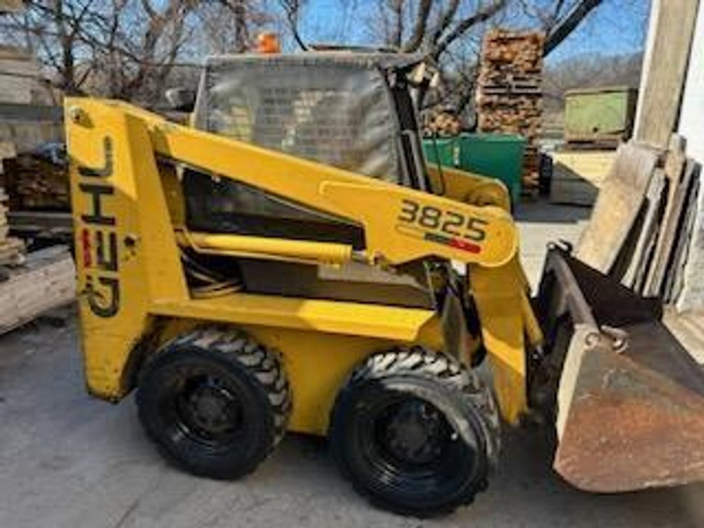 3825 Gehl Skidsteer (Howards Grove, WI)