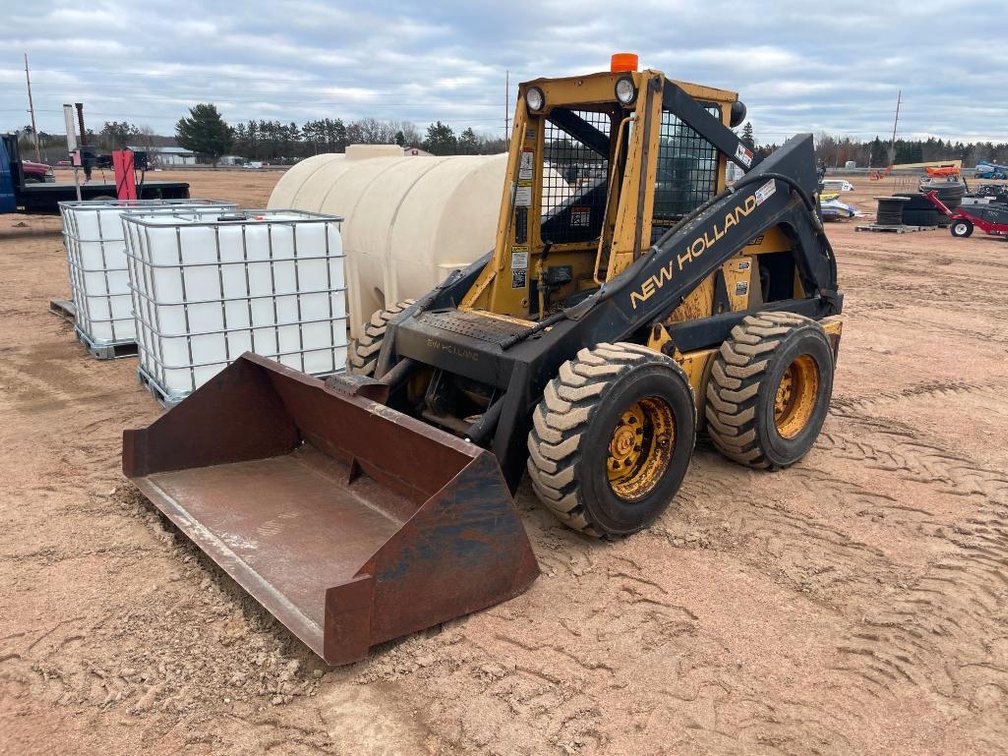1992 Ford New Holland L785 Skidsteer (Nitke Yard, Mosinee, WI)