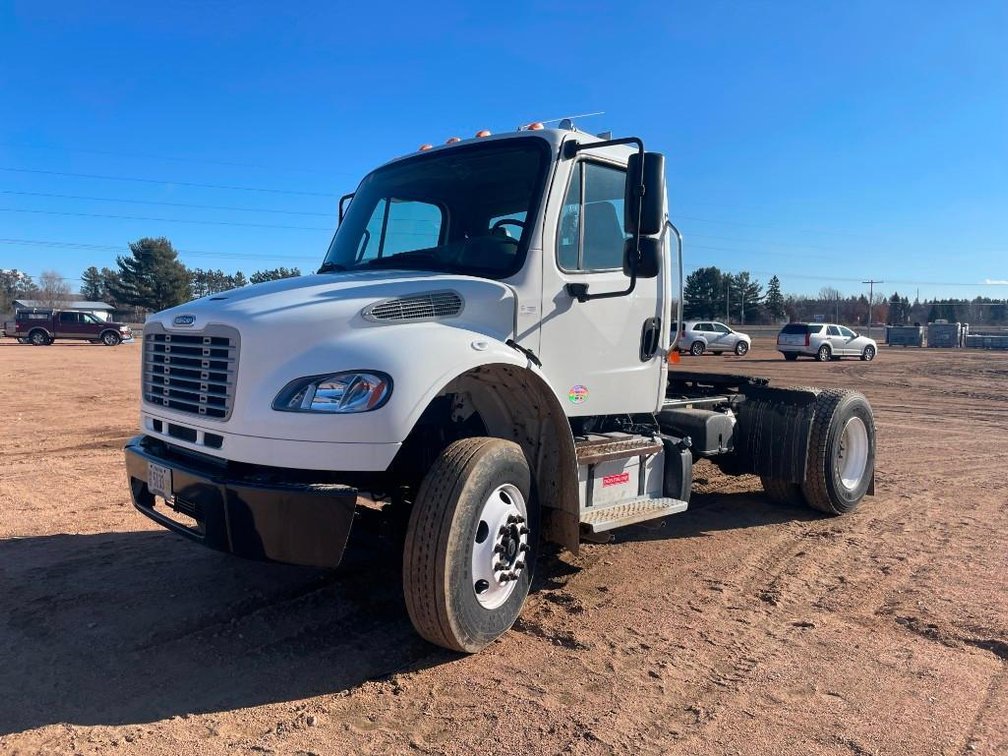 2013 Freightliner Single Axle Day Cab Semi (Nitke Yard, Mosinee, WI) (Has WI Title)