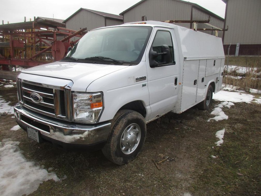 2016 Ford E-350 (Has WI Title) (Kaukauna, WI)