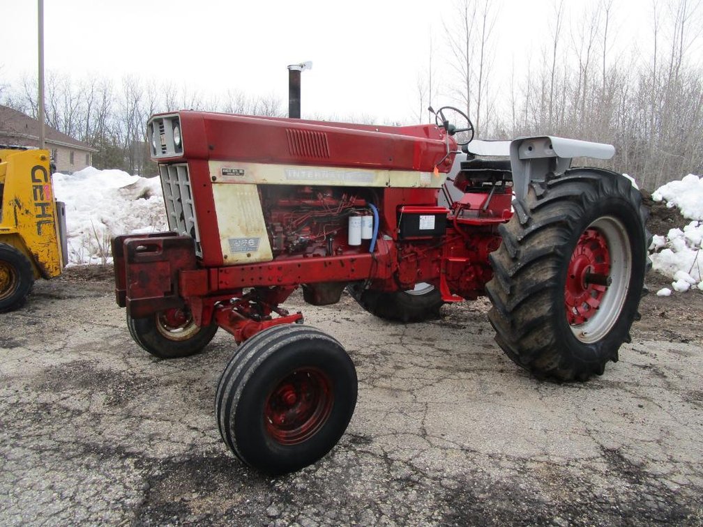 International 966 Wide Front Tractor (Denmark, WI)