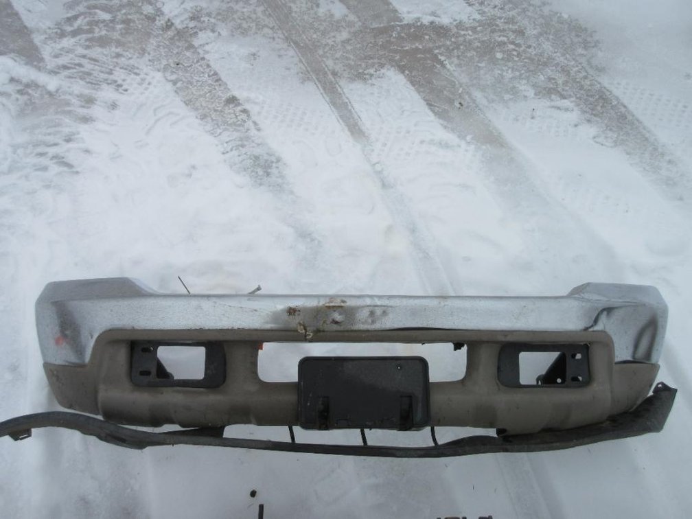 2004 Ford F350 Bumper (Nitke Yard, Mosinee, WI)