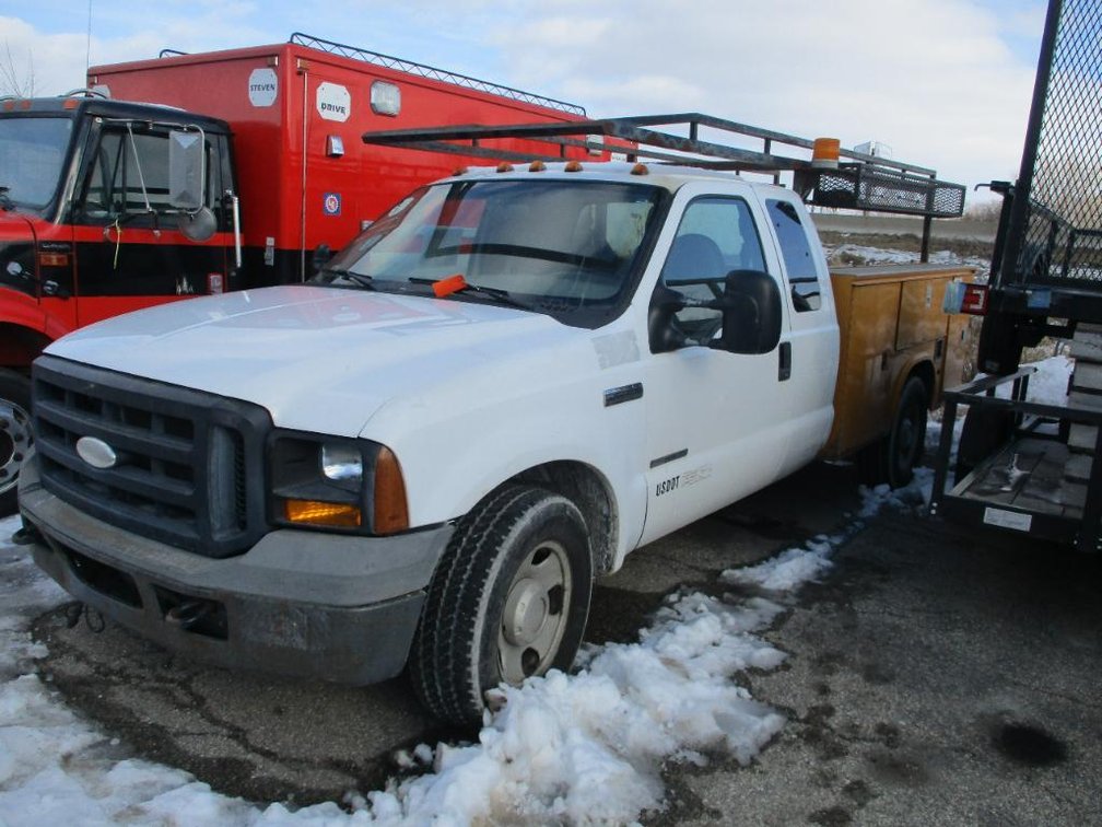 2006 F350 Ford Service Truck, VIN: 1FDSX34P06EA60297 (OF)