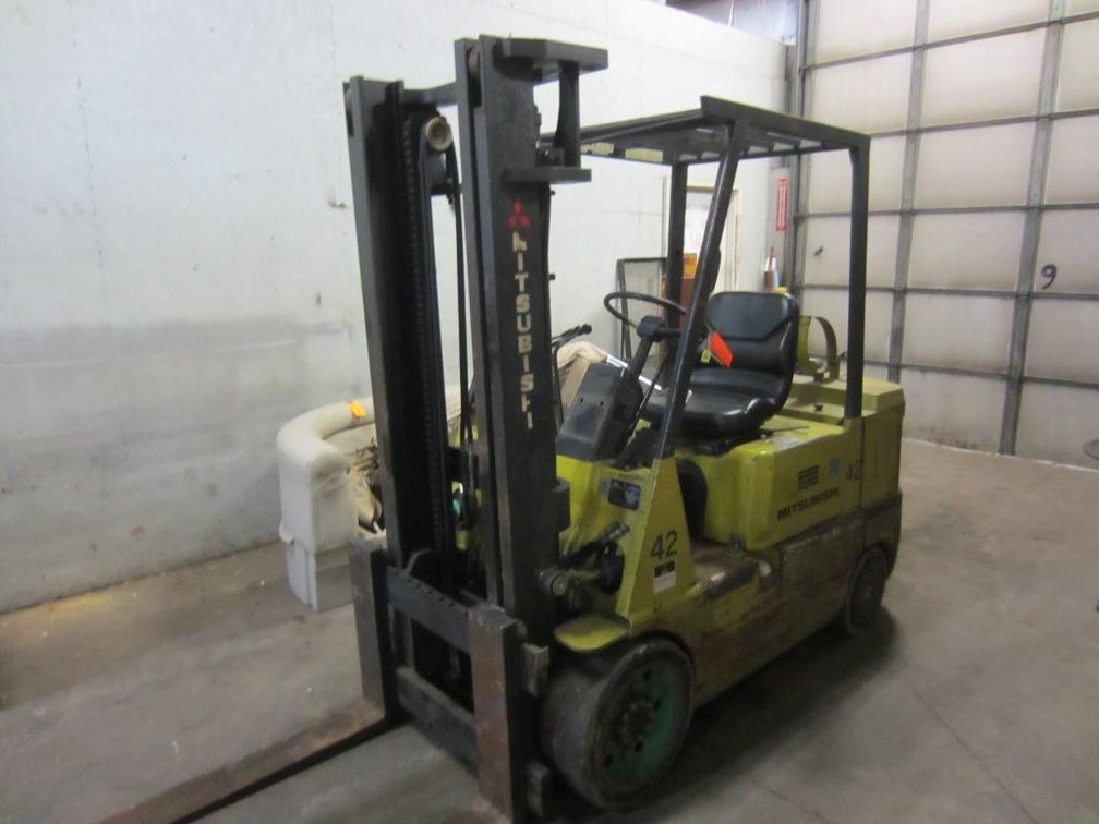 Mitsubishi 6000 Lb. Capacity Forklift (LD)