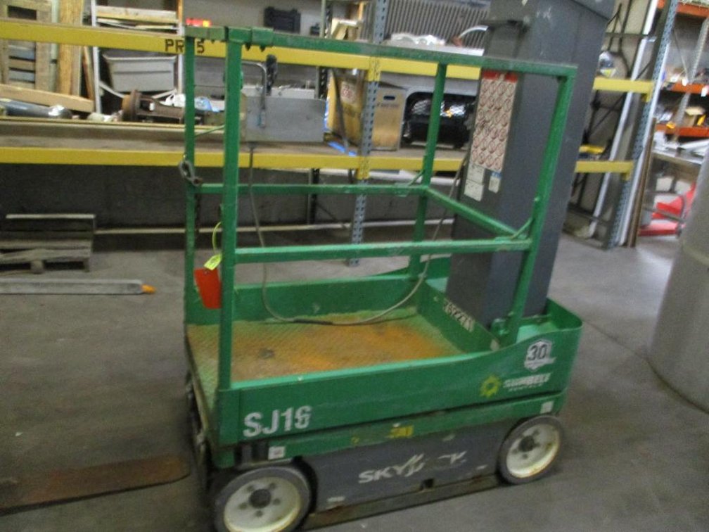 16' Man Lift (G)