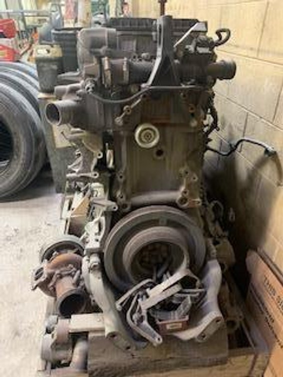 DD 15 Engine Out of 2017 Freightliner Cascadia (Located in Green Bay, WI)