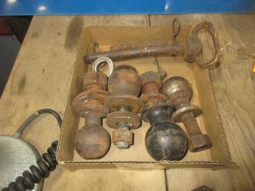 Trailer Hitch Ball and Pin Assortment (CW)