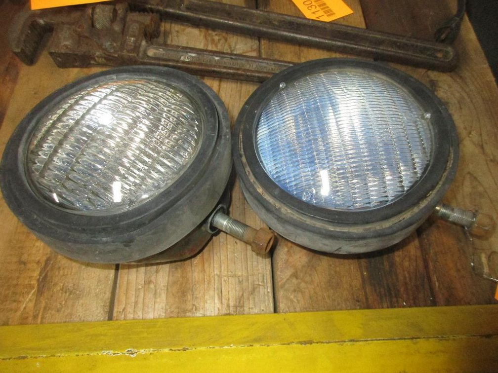 (2) Sealed Beam Headlights (CW)
