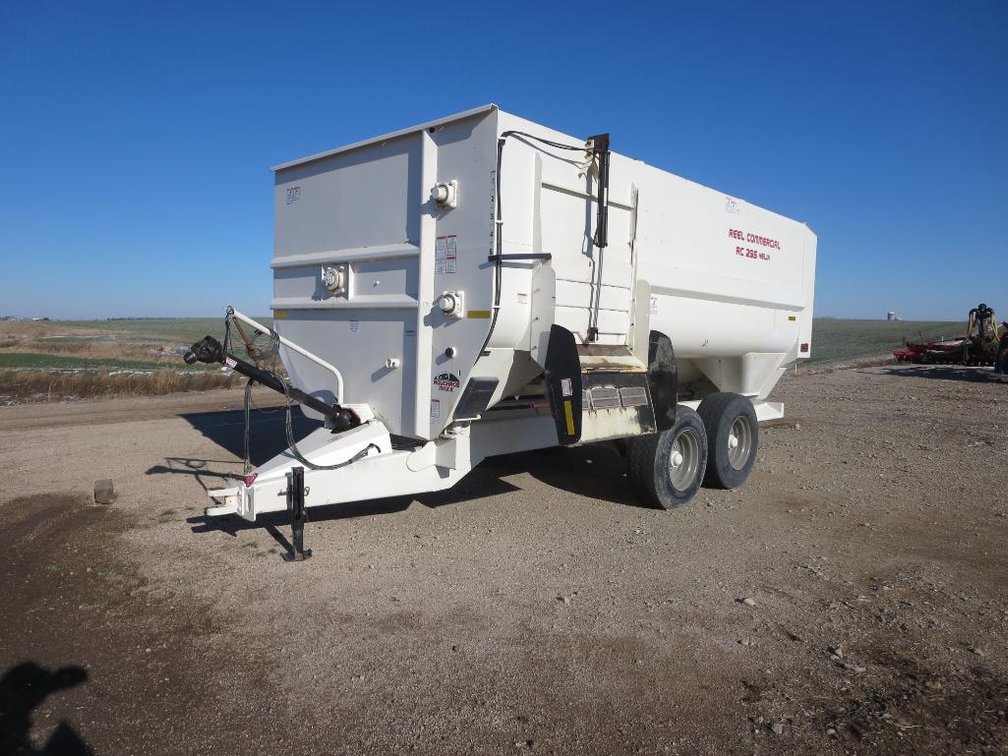 2015 Kuhn Reel Commercial RC295 Helix TMR Mixer (Brillion, WI)