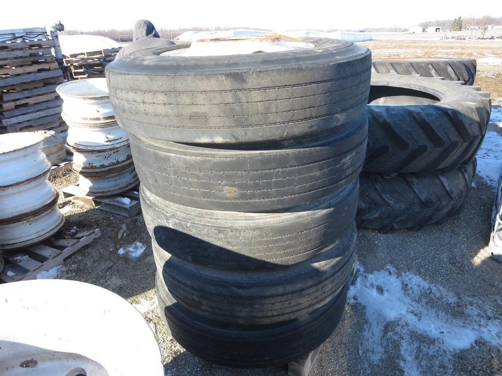 (5) 11R24.5 on Bud Rims (Brillion, WI)