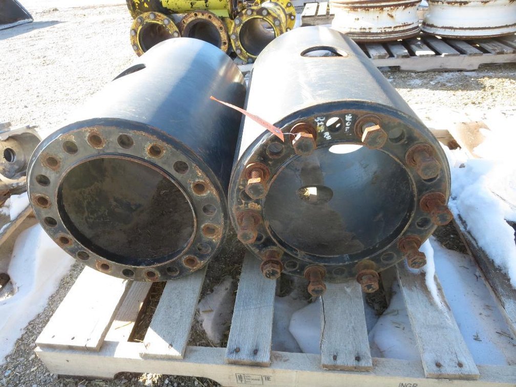 (2) 26" Front Hub Extensions For Duals (Brillion, WI)