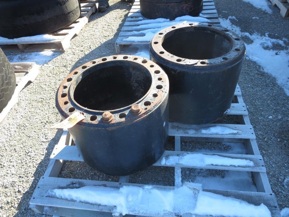 (2) 15" Front Hub Extensions For Duals (Brillion, WI)