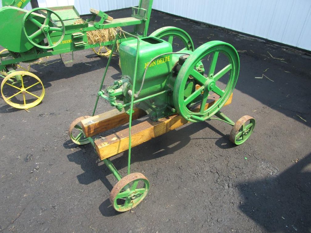 John Deere Hit and Miss Engine