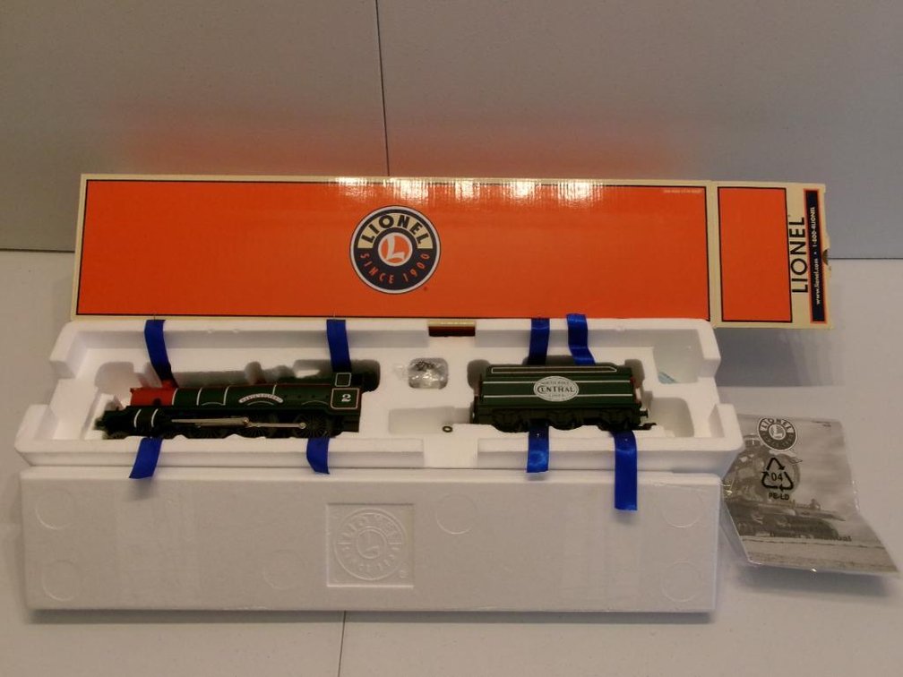 O-Scale Lionel, Santa Flyer 4-6-0 Steam Locomotive Green