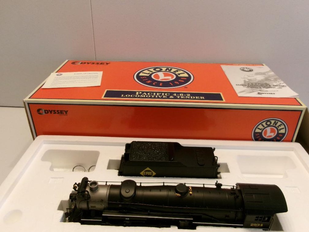 O-Scale Lionel Pacific 4-6-2 Locomotive & Tender