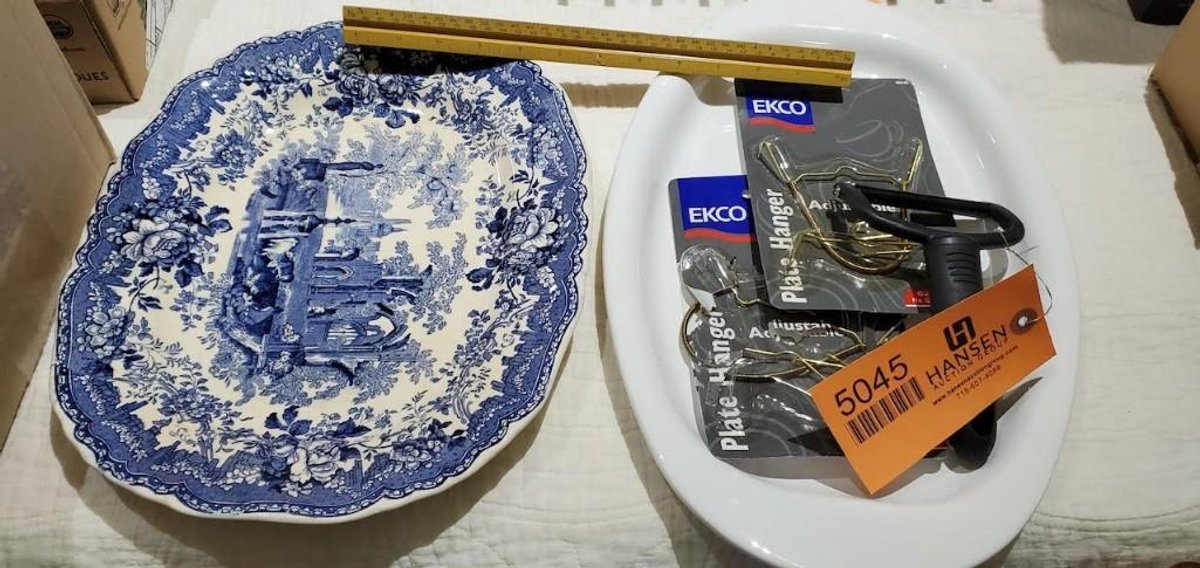(2) Serving Trays