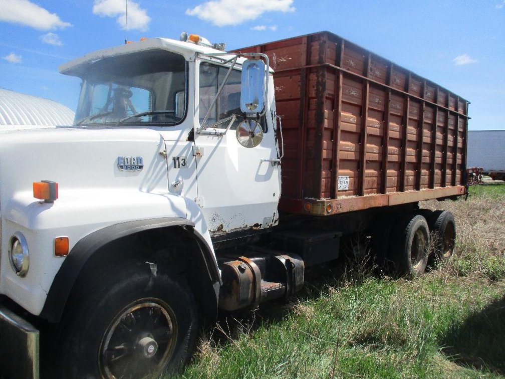 1986 Ford 8000, VIN: 1FDYW90W6GVA13113 (Has WI Title) 