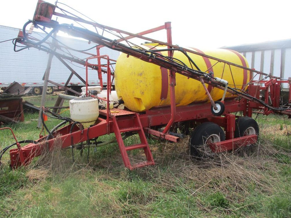 Demco 950 Gal Sprayer