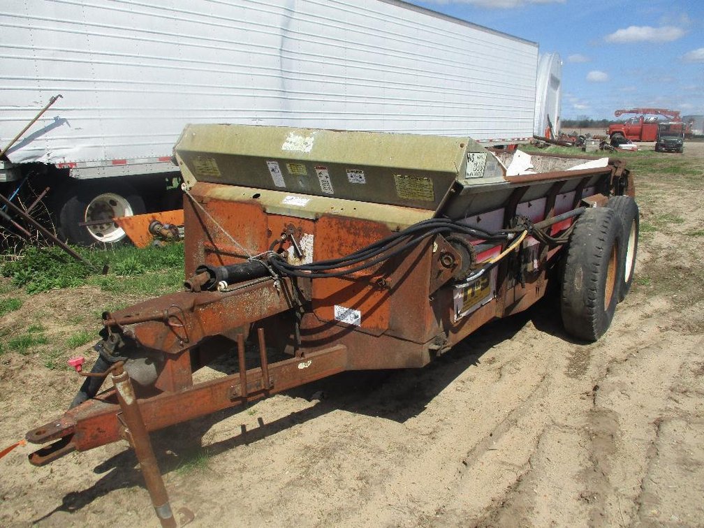 H&S 310 Manure Spreader