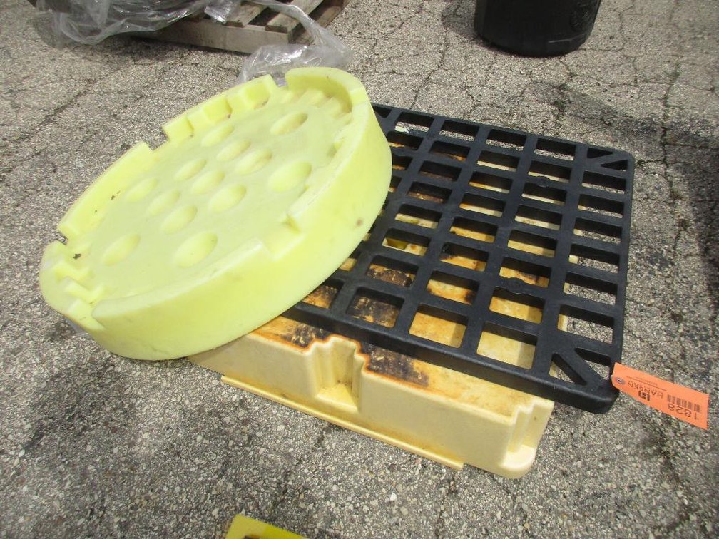 Containment Pallet