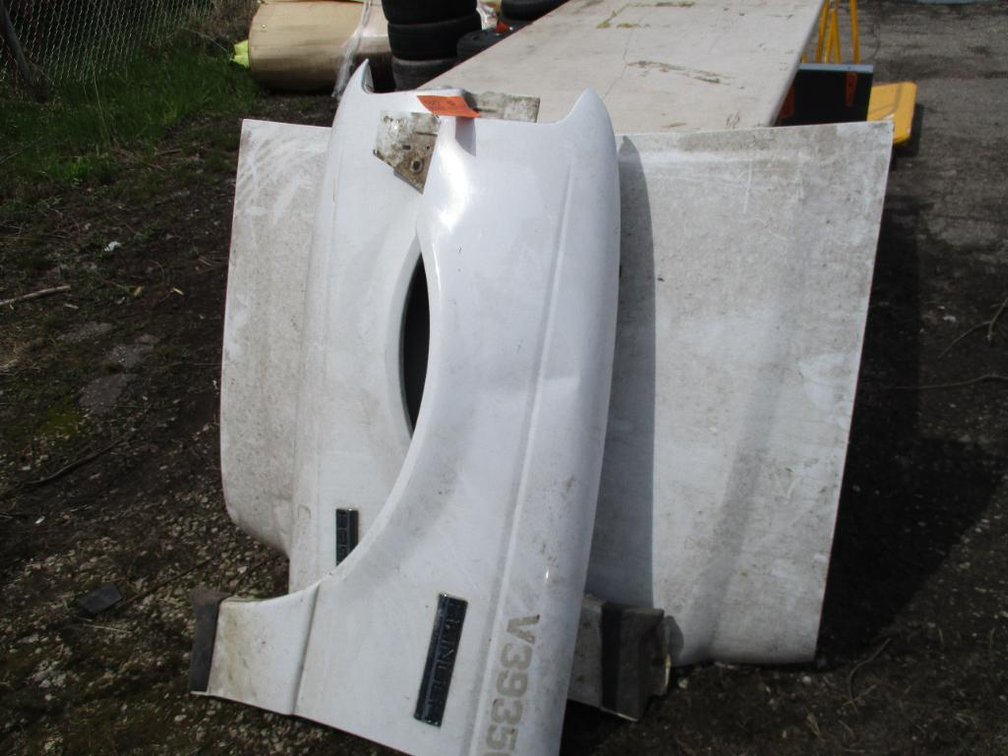 (2) Ford Ranger Fenders and Hood