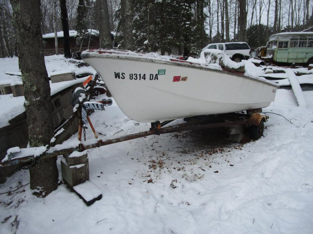 Hiawatha 14' Fiberglass Boat with Trailer