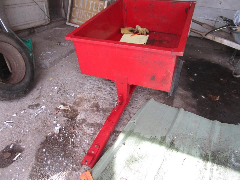 Red Devil Load Hog Manual Dump Yard Cart
