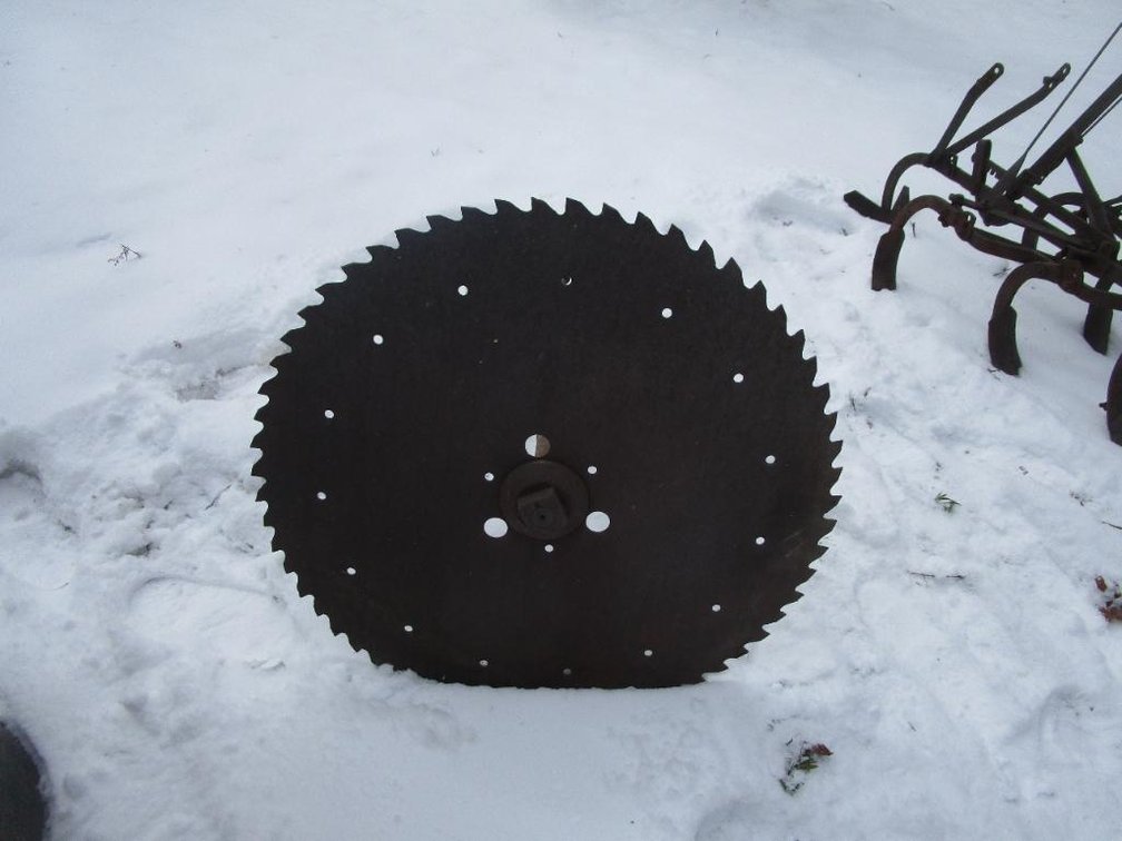 32" Circular Saw Blade with Shaft