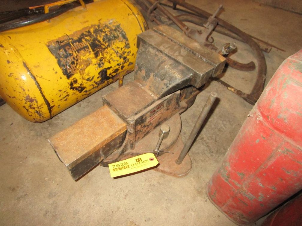Duracraft Heavy Duty Bench Vise