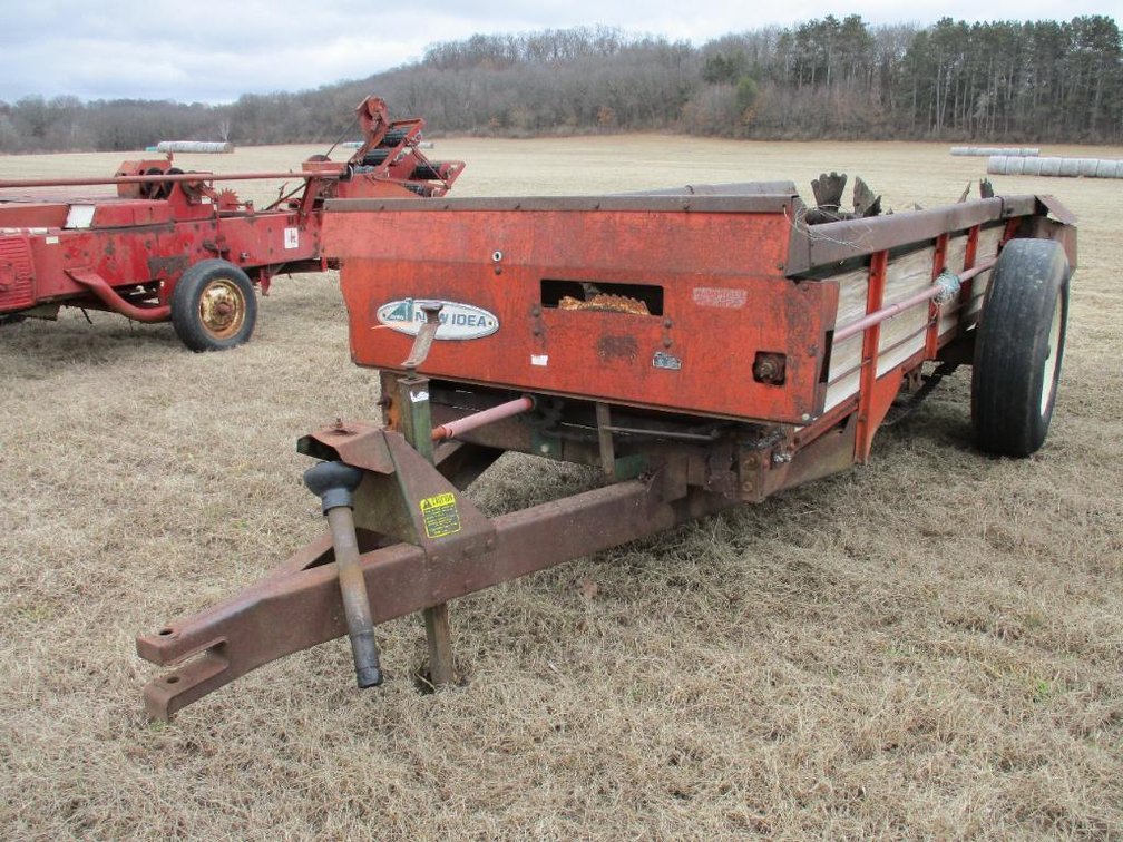 New Idea Spreader