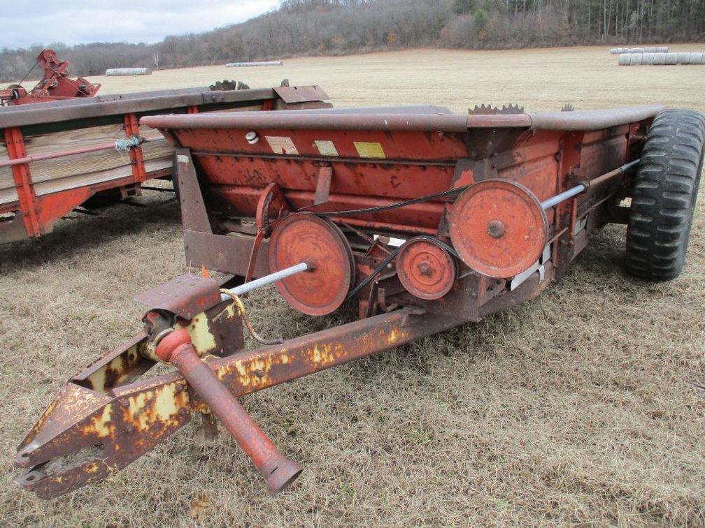 New Holland Spreader