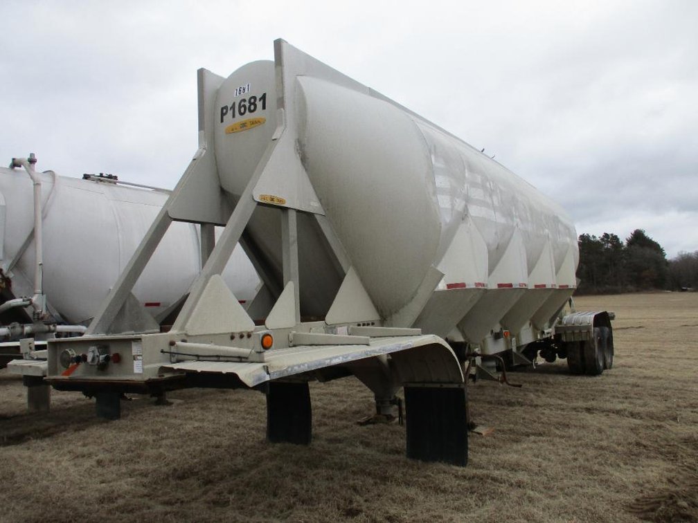 1995 J&L Tank Trailer