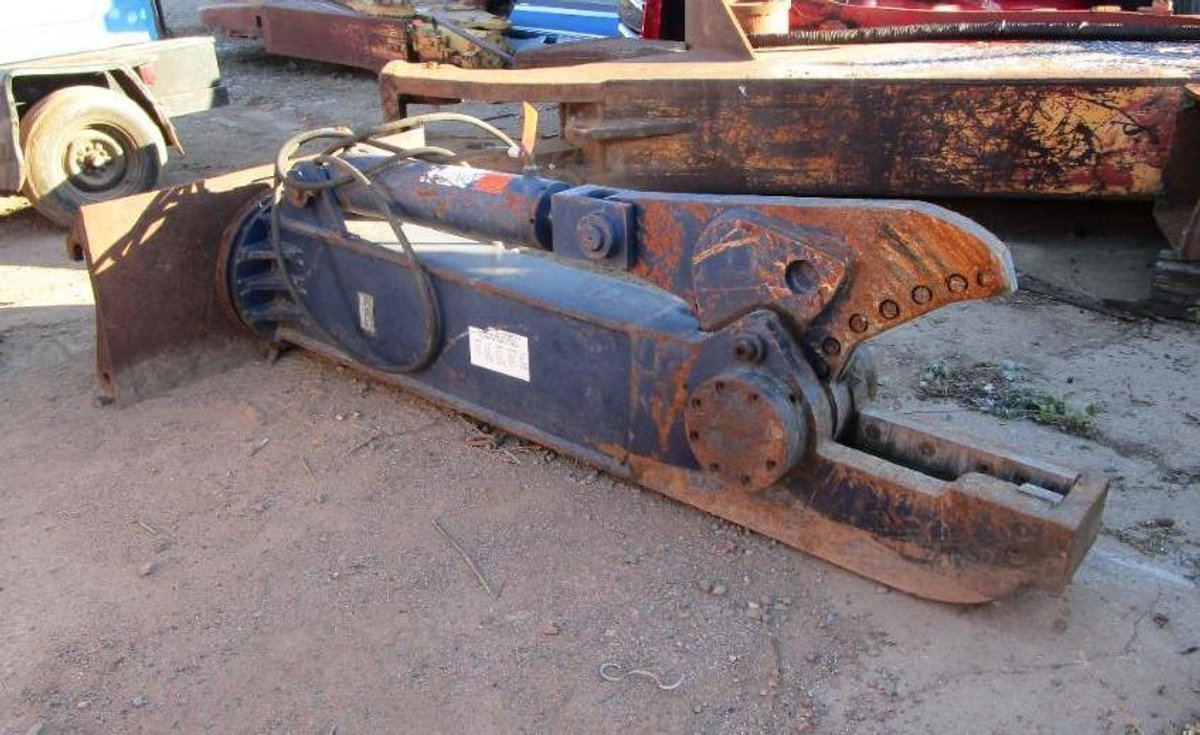Dynatec Skid Loader Mount Shear