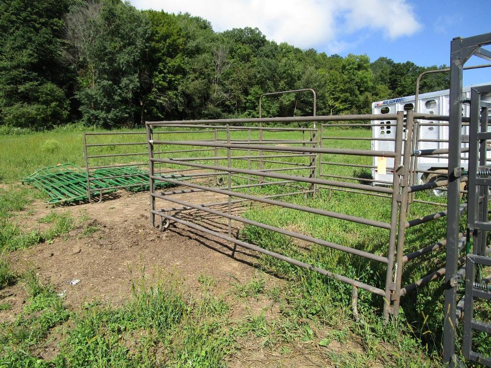 2021 Livestock Holding Gates
