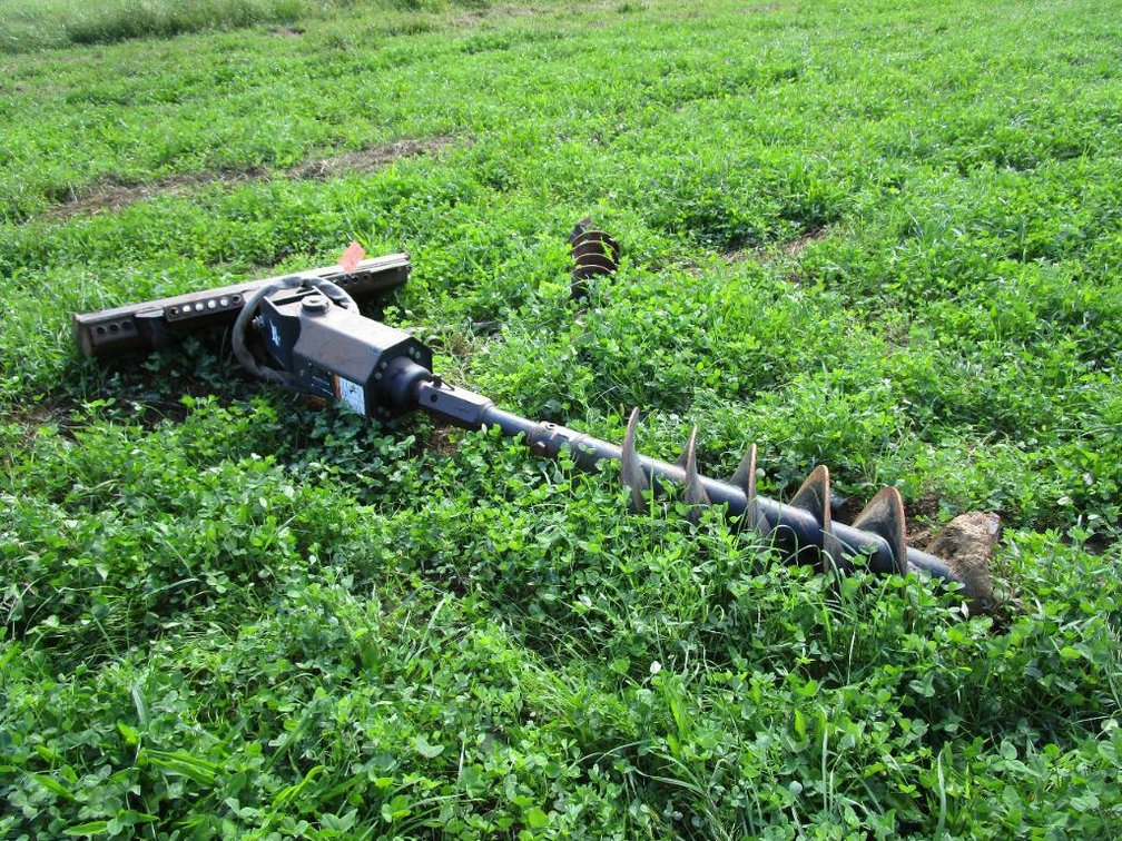 Bobcat Universal Mount Model 15C Auger