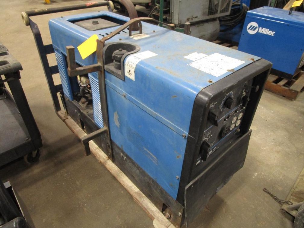 Miller Bobcat 225 AC/DC 8000 Watt Generator and Welder with Cart