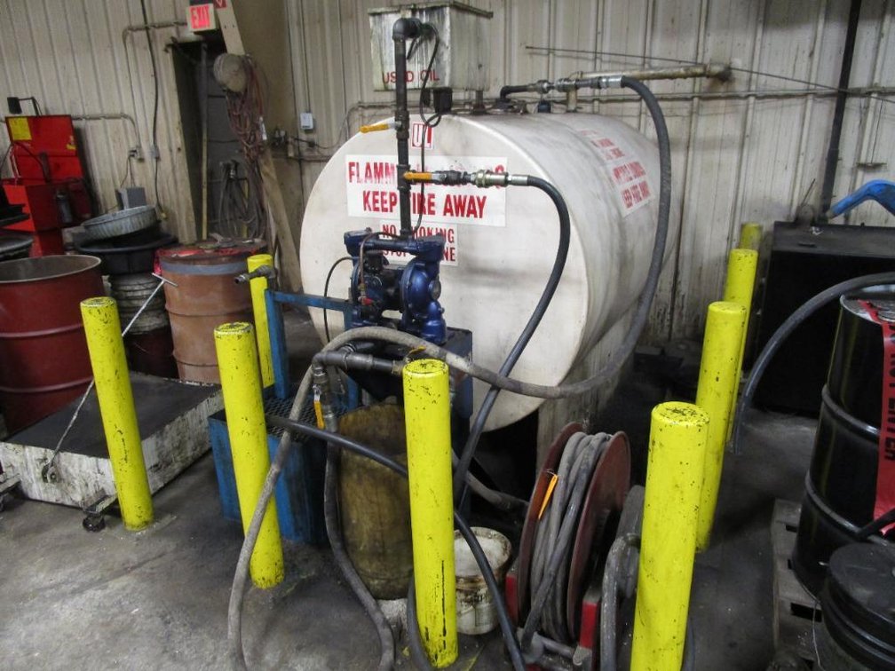 B & H Large Used Oil Storage Tank with Lincoln Pump and Hoses
