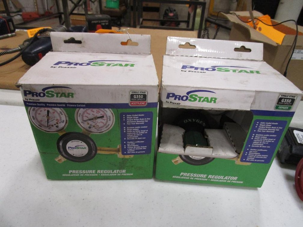 (2) Pro Star Pressure Regulators for Oxygen and Acetylene