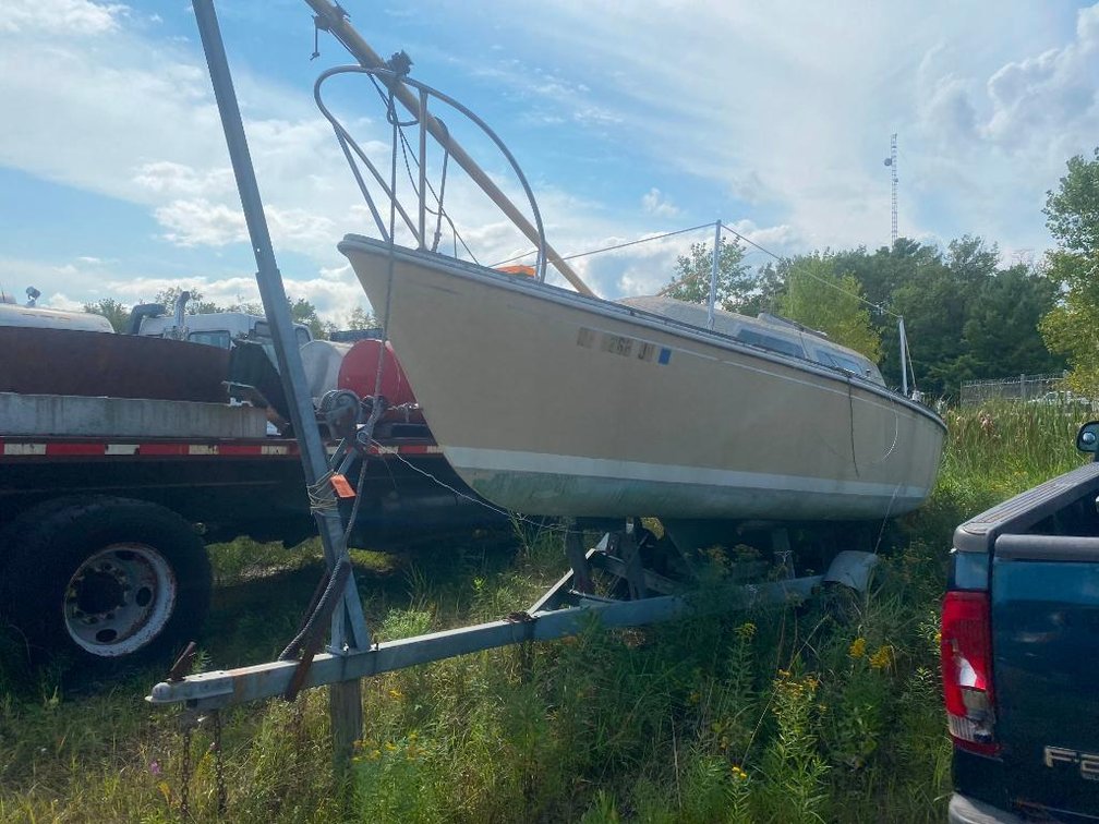 20' Sail Boat with New Sails